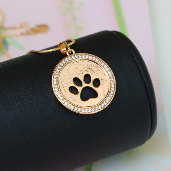 "Rose Gold Circle Pendant with Paw Print Cutout and Stone Border, XPPT1242 - Picture 6 of 10